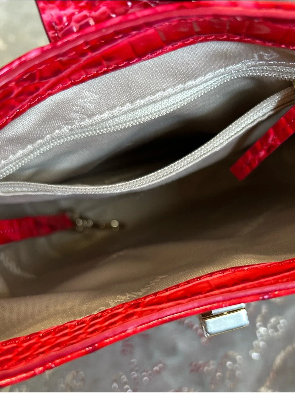 NWT Brahmin, Sm Sriracha Red Melbourne Marley Croco-Embossed Crossbody